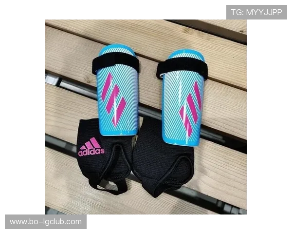 成人迷你足球护腿板轻便防护舒适贴合运动装备推荐全场灵动表现