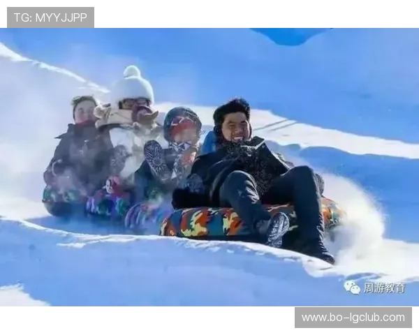 浪漫与激情并存情侣足球主题长袖套装彰显个性时尚与运动活力